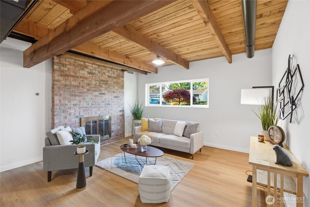 1204 E Laurel Street, Kent, WA 98030