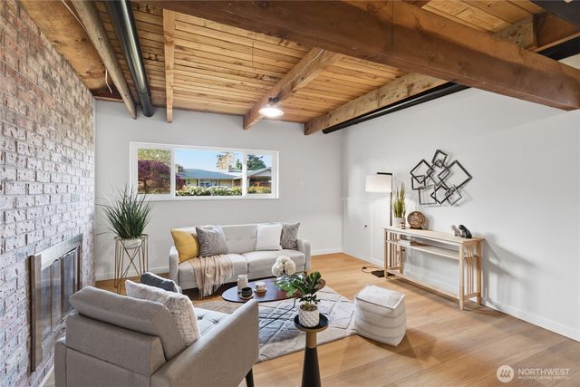 1204 E Laurel Street, Kent, WA 98030