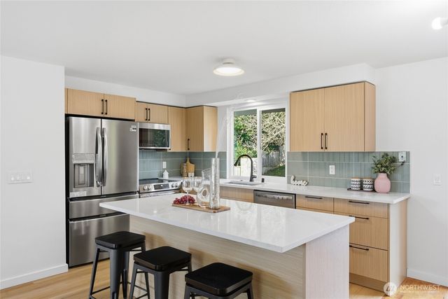 1204 E Laurel Street, Kent, WA 98030