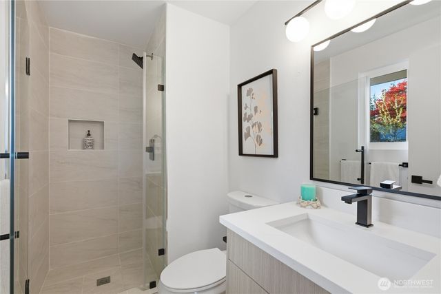 1204 E Laurel Street, Kent, WA 98030