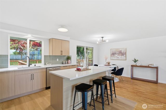 1204 E Laurel Street, Kent, WA 98030