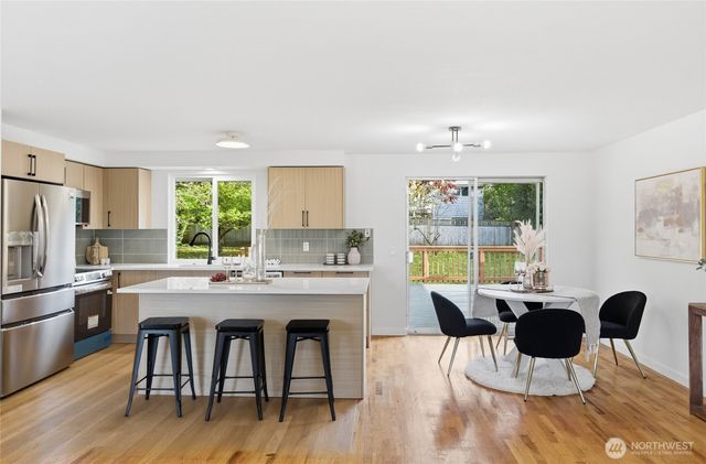 1204 E Laurel Street, Kent, WA 98030