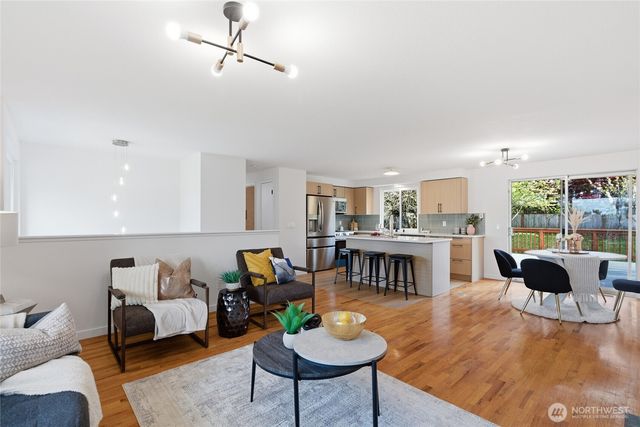 1204 E Laurel Street, Kent, WA 98030