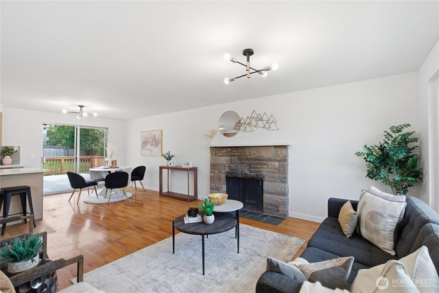 1204 E Laurel Street, Kent, WA 98030