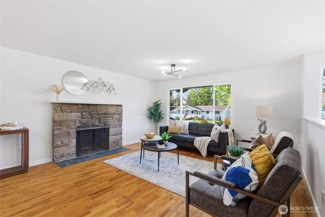 1204 E Laurel Street, Kent, WA 98030