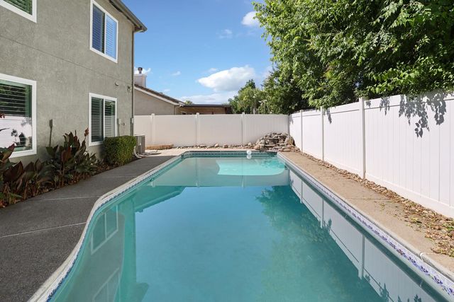 873 Ruess Rd, Ripon, CA 95366