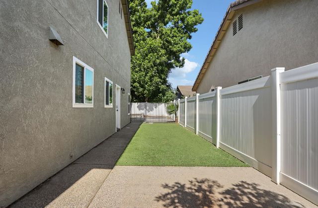 873 Ruess Rd, Ripon, CA 95366