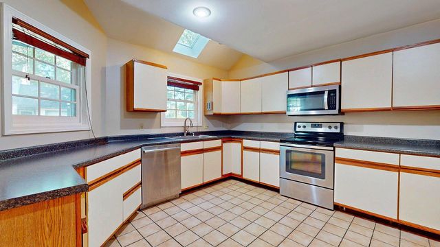 144 Hayes Avenue, South Burlington, VT 05403