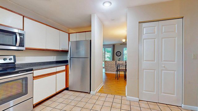 144 Hayes Avenue, South Burlington, VT 05403