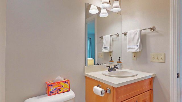 144 Hayes Avenue, South Burlington, VT 05403