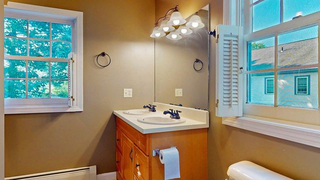 144 Hayes Avenue, South Burlington, VT 05403