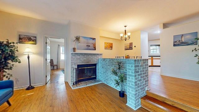 144 Hayes Avenue, South Burlington, VT 05403