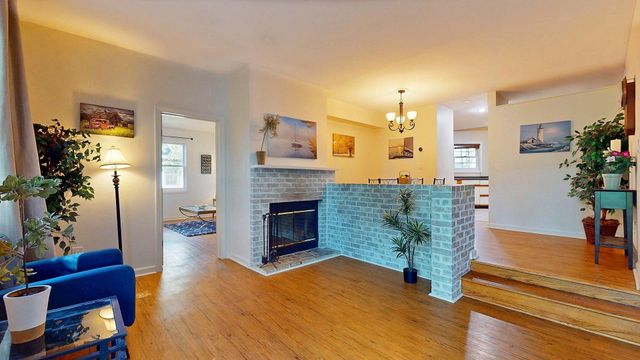 144 Hayes Avenue, South Burlington, VT 05403