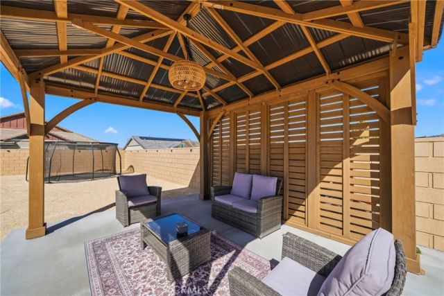 44520 Freer, Lancaster, CA 93536