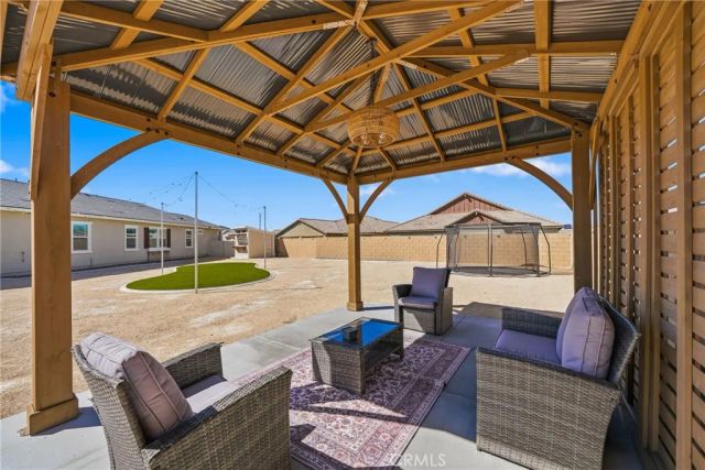 44520 Freer, Lancaster, CA 93536