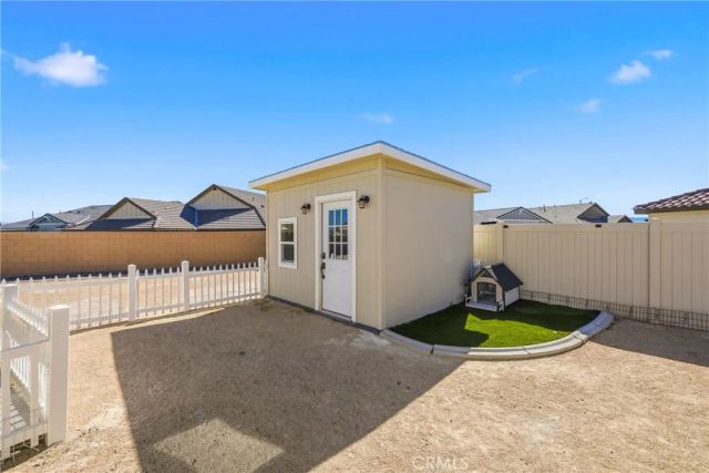 44520 Freer, Lancaster, CA 93536