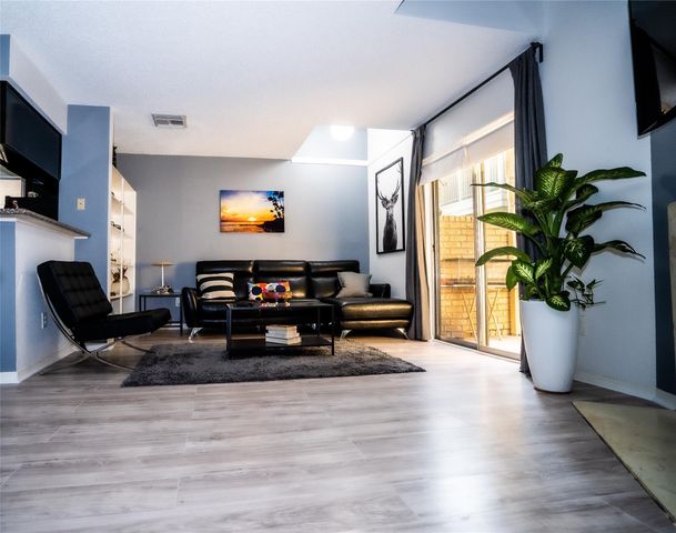 1515 Sandy Springs Road 1001, Houston, TX 77042