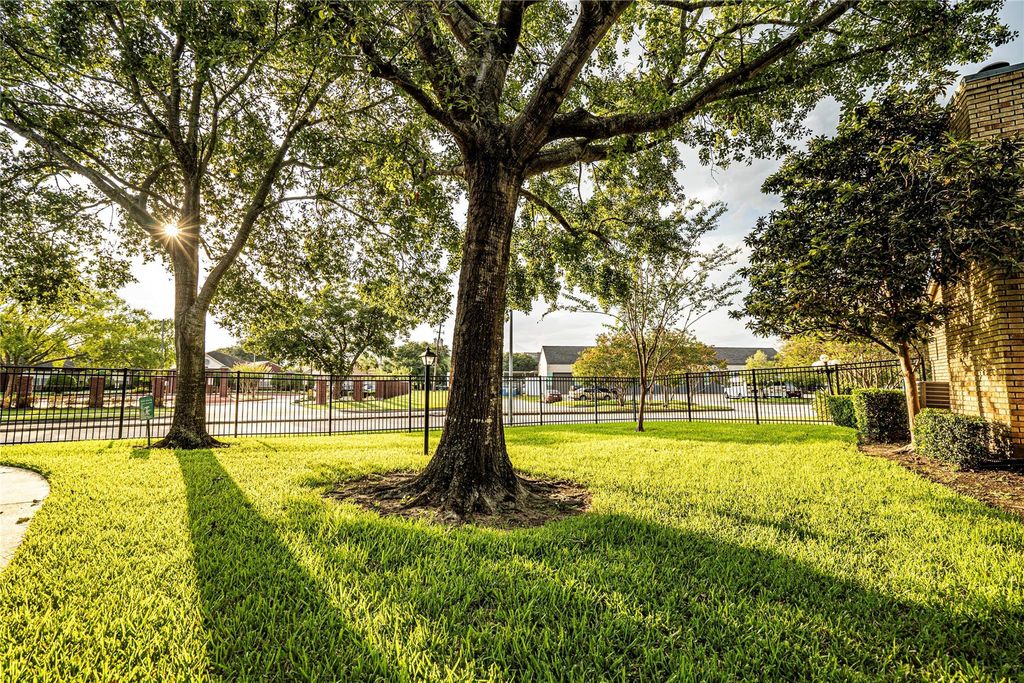 1515 Sandy Springs Road 1001, Houston, TX 77042