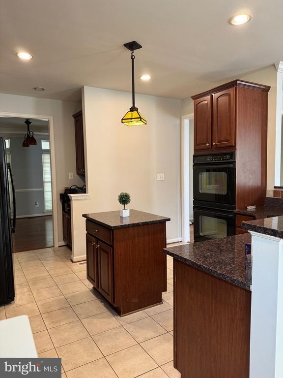 Image 11 of property listing at 506 LEANING OAK ST, Gaithersburg, MD 20878