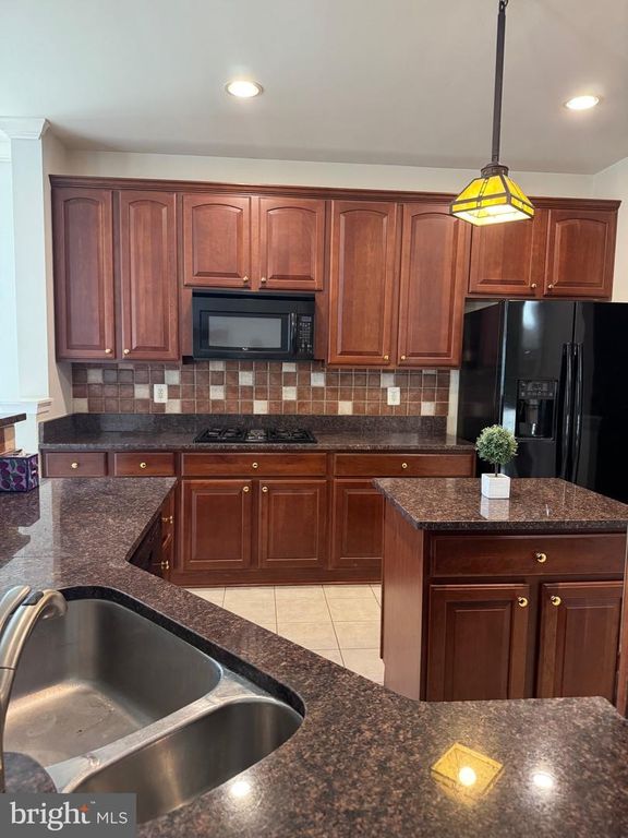 Image 12 of property listing at 506 LEANING OAK ST, Gaithersburg, MD 20878