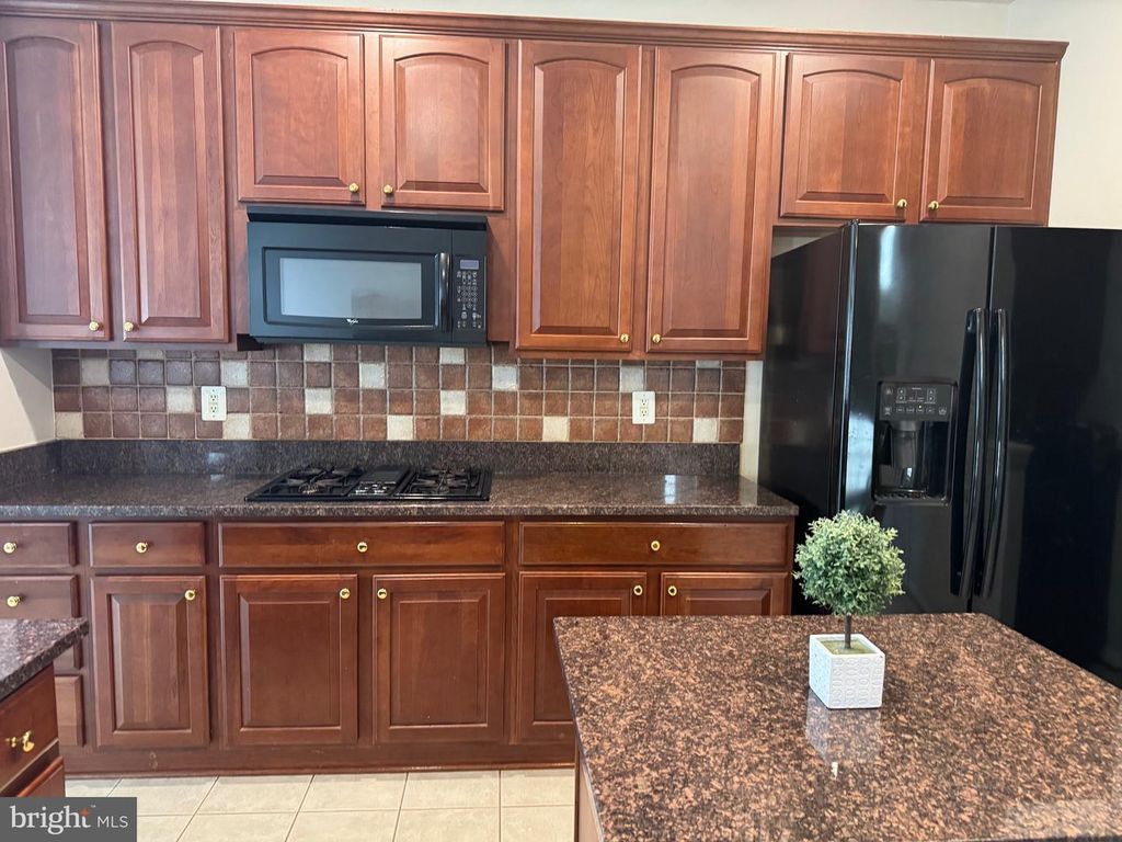 Image 13 of property listing at 506 LEANING OAK ST, Gaithersburg, MD 20878