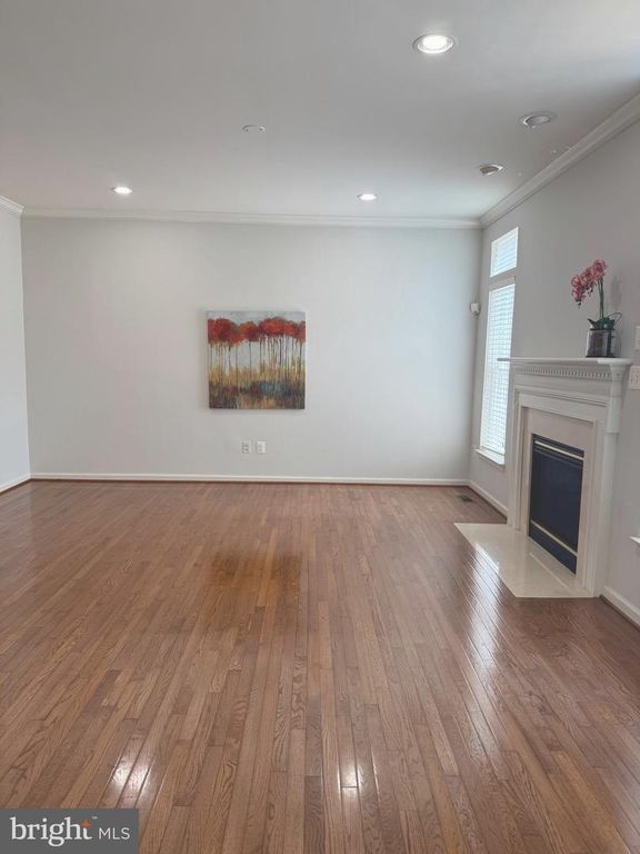 Image 19 of property listing at 506 LEANING OAK ST, Gaithersburg, MD 20878