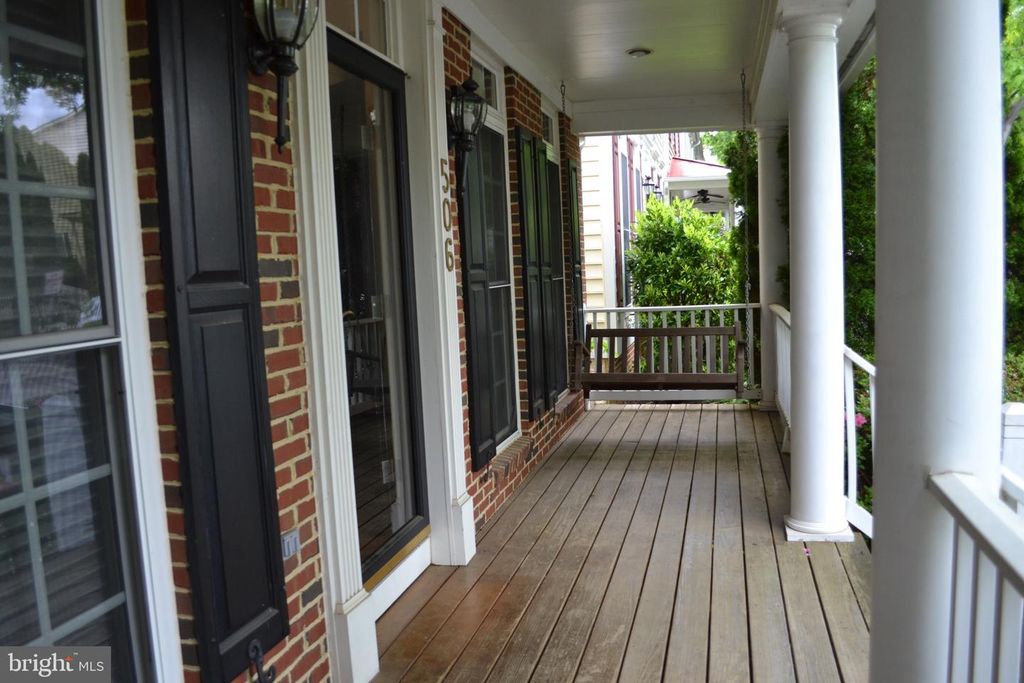 Image 2 of property listing at 506 LEANING OAK ST, Gaithersburg, MD 20878