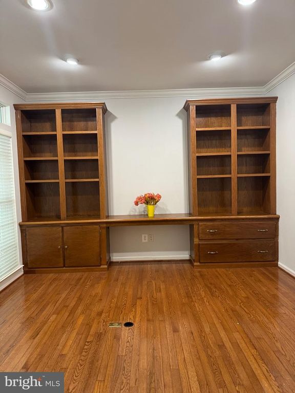 Image 5 of property listing at 506 LEANING OAK ST, Gaithersburg, MD 20878