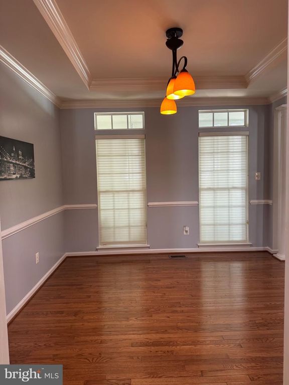 Image 9 of property listing at 506 LEANING OAK ST, Gaithersburg, MD 20878