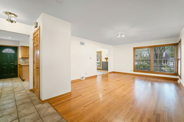 421 N Elm Street, Itasca, IL 60143