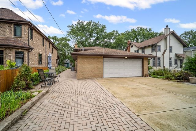 421 N Elm Street, Itasca, IL 60143