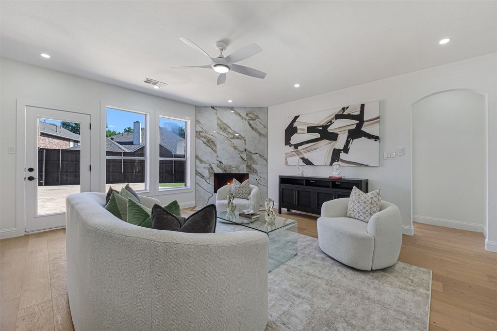 3933 Harbor Drive, The Colony, TX 75056