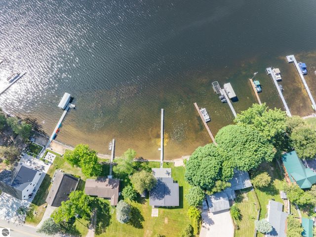 5445 W Beal City Road, Weidman, MI 48893