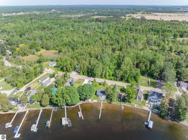 5445 W Beal City Road, Weidman, MI 48893