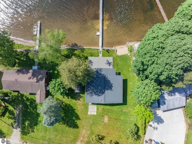 5445 W Beal City Road, Weidman, MI 48893