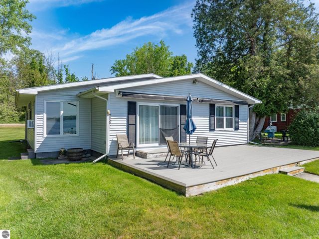 5445 W Beal City Road, Weidman, MI 48893