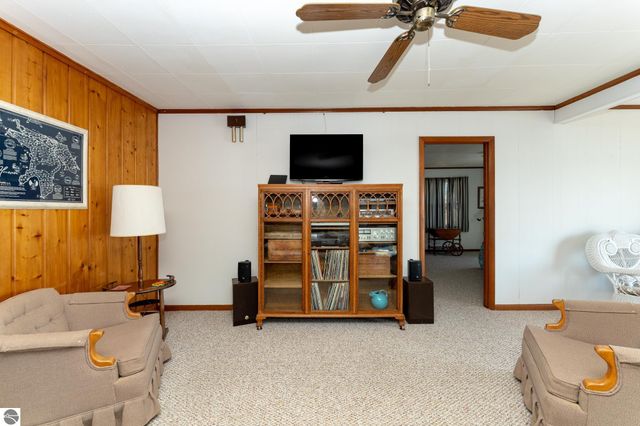 5445 W Beal City Road, Weidman, MI 48893