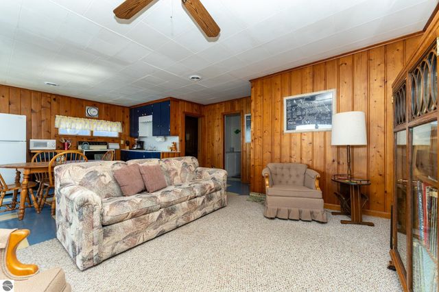 5445 W Beal City Road, Weidman, MI 48893