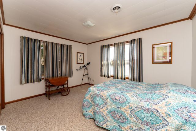 5445 W Beal City Road, Weidman, MI 48893