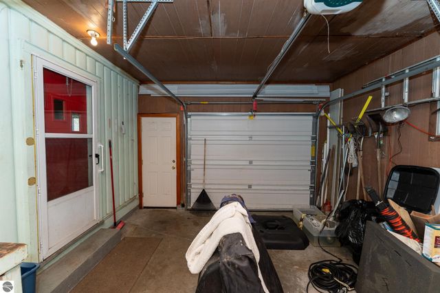 5445 W Beal City Road, Weidman, MI 48893