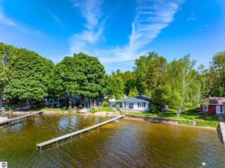 5445 W Beal City Road, Weidman, MI 48893