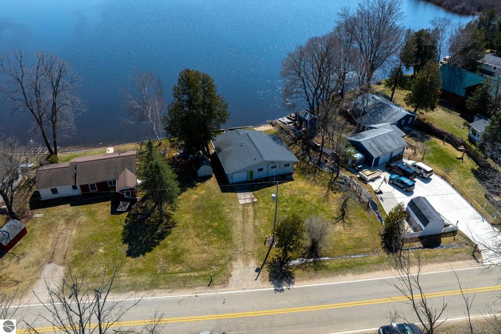 Image 6 of property listing at 5445 W Beal City Road, Weidman, MI 48893