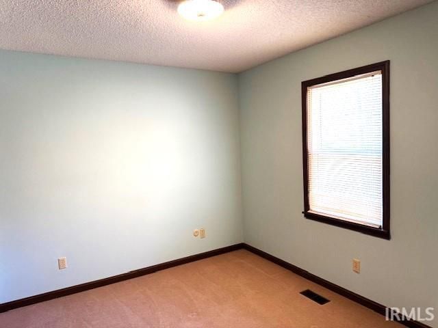 6016 Sarabeth Lane, Evansville, IN 47712