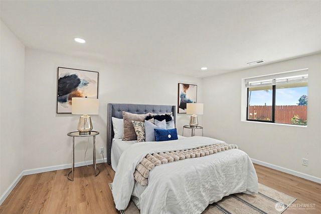 3414 166th Place SW, Lynnwood, WA 98037