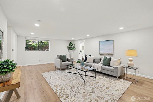3414 166th Place SW, Lynnwood, WA 98037