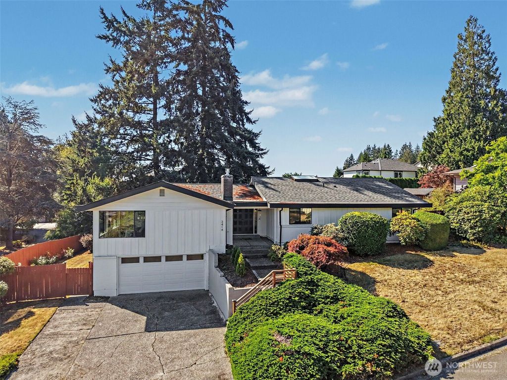 3414 166th Place SW, Lynnwood, WA 98037