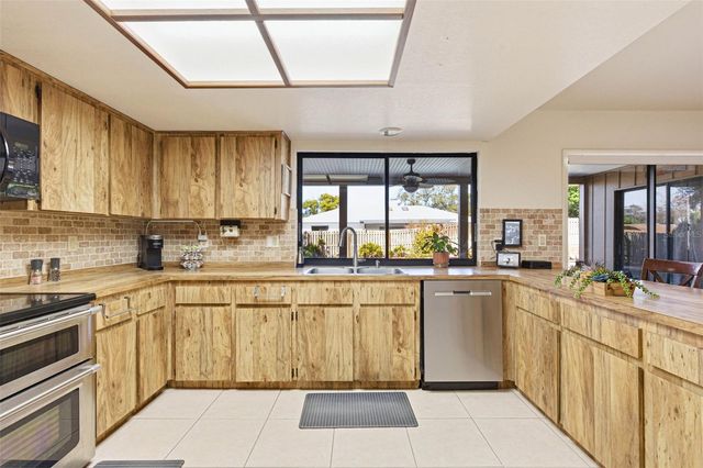 847 HILLSIDE DRIVE, Palm Harbor, FL 34683