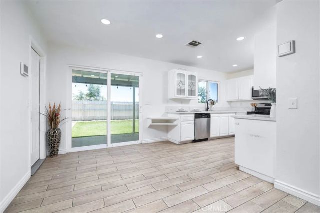 11945 Bornite Avenue, Hesperia, CA 92345