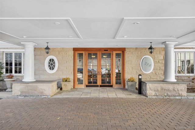 319 Trump Park, Shrub Oak, NY 10588