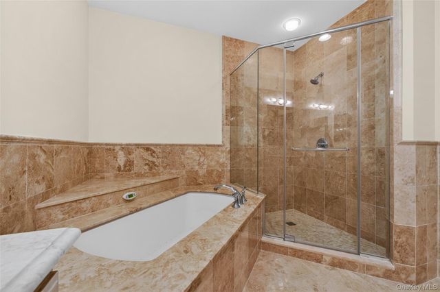 319 Trump Park, Shrub Oak, NY 10588